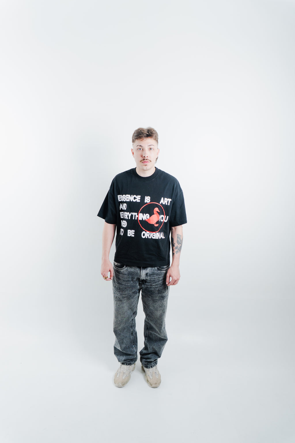 CAMISETA HEAVY BOXY PATO - PRETA