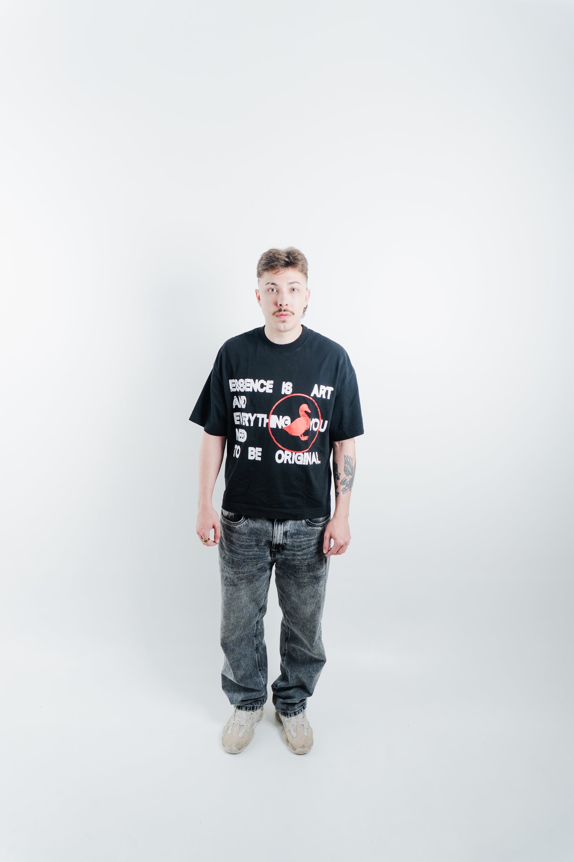 CAMISETA HEAVY BOXY PATO - PRETA
