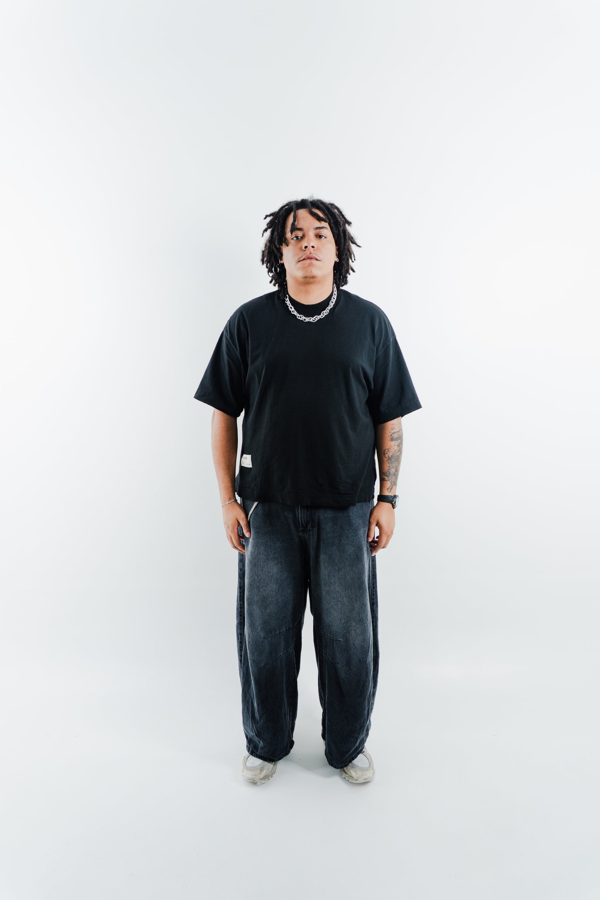 CAMISETA HEAVY BOXY BASIC - PRETA