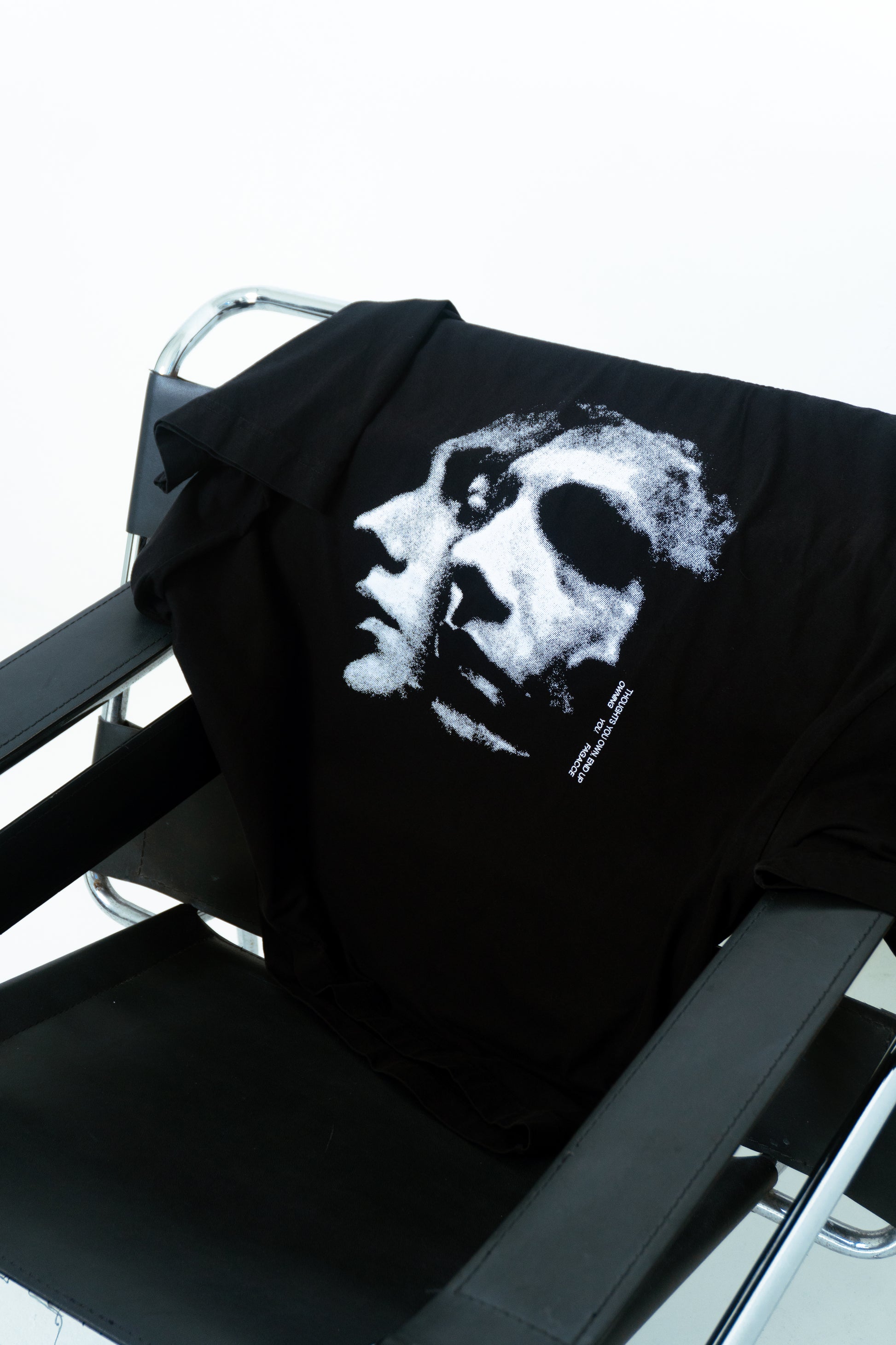 CAMISETA BOXY FACES - PRETA